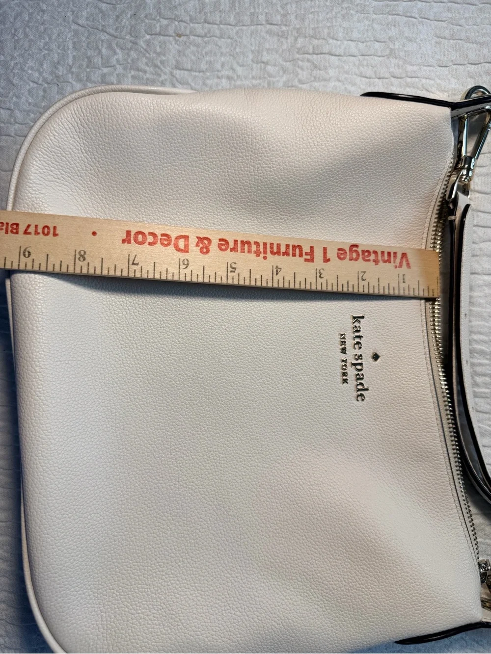 Kate Spade White Pebbled Leather Shoulder Bag – Gold Hardware Zip Top